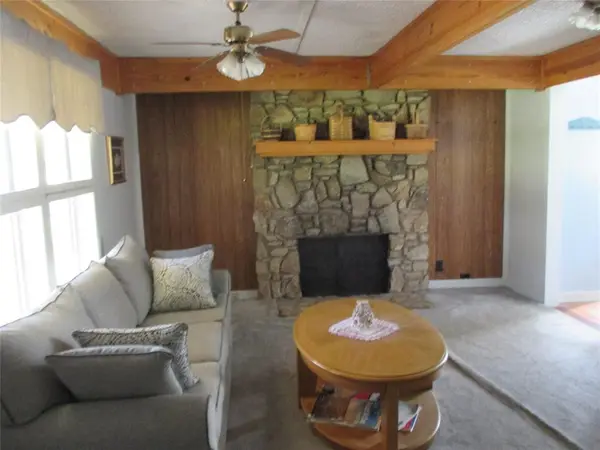 306 N Agnew Street, Boyd, TX 76023