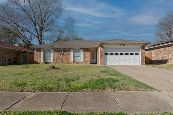 2721 W Oakdale Road, Irving, TX 75060