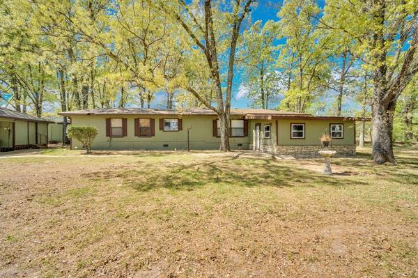 321 Rs County Road 3310, Emory, TX 75440