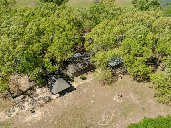 321 Rs County Road 3310, Emory, TX 75440