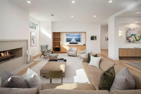 5000 W Hanover Avenue, Dallas, TX 75209