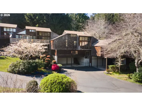 1320 INGERSOLL ST, Coos Bay, OR 97420