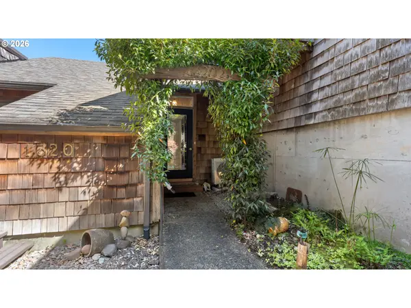 1320 INGERSOLL ST, Coos Bay, OR 97420