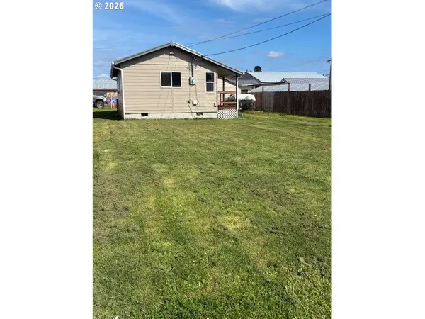 130 N 7TH ST, Lakeside, OR 97449