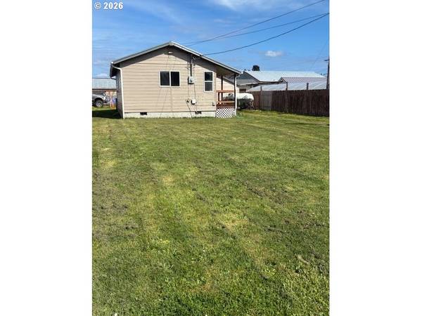 130 N 7TH ST, Lakeside, OR 97449