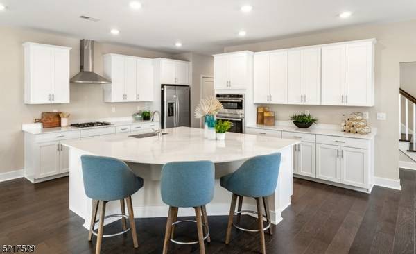 20 Eastwood Ter #20, East Hanover Twp., NJ 07936