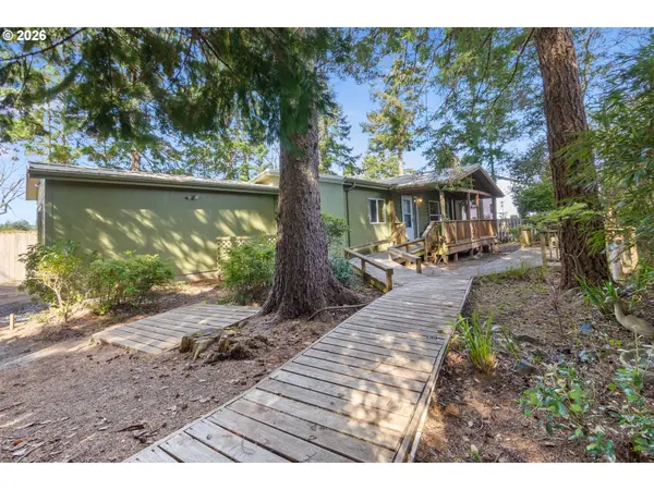 336 19TH ST, Port Orford, OR 97465