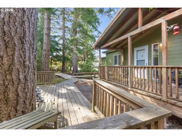 336 19TH ST, Port Orford, OR 97465