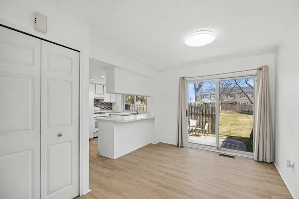 37586 Charter Oaks BLVD, Clinton Twp, MI 48036