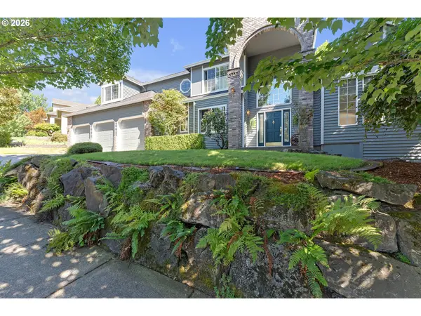 2250 RIVER HEIGHTS CIR, West Linn, OR 97068