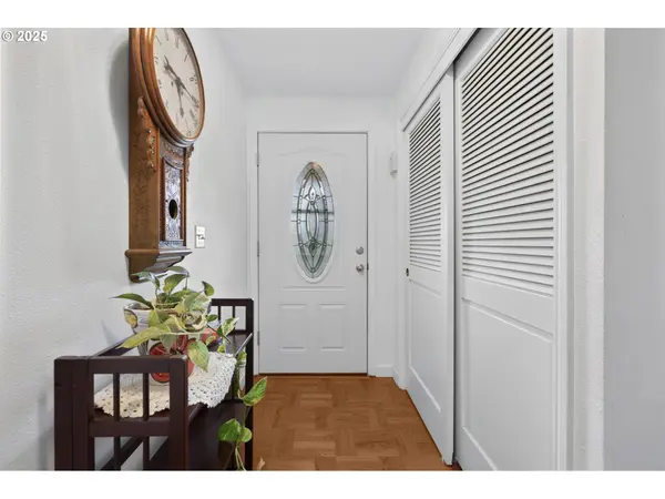 1910 HAWKINS LN, Eugene, OR 97405