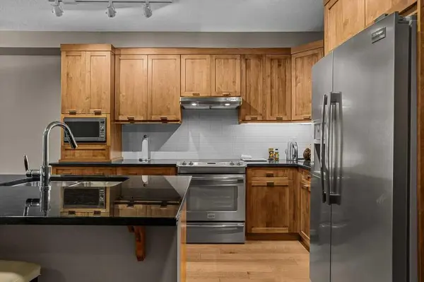 106 Stewart Creek LNDG #221, Canmore, AB T1W0G6