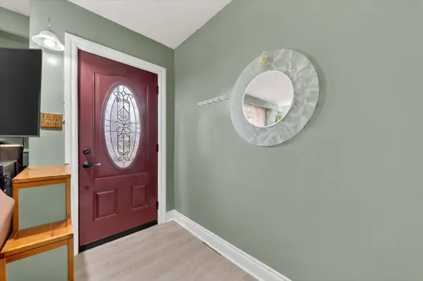 16 Vankirk RD, Toronto E04, ON M1P 1M7