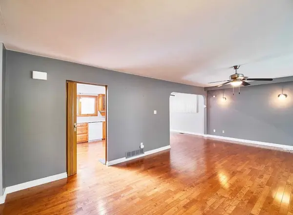 439 Kingston RD, Ajax, ON L1S 6L7