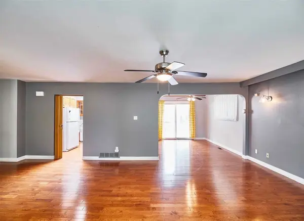 439 Kingston RD, Ajax, ON L1S 6L7