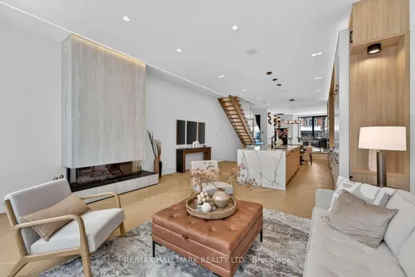 10 Wheeler AVE, Toronto E02, ON M4L 3V2