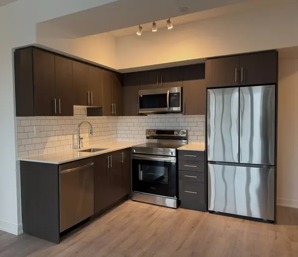 1010 Sandy Beach RD #211, Pickering, ON L1W 3V9