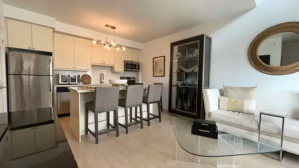 12 Woodstream BLVD #118, Vaughan, ON L4L 8C3