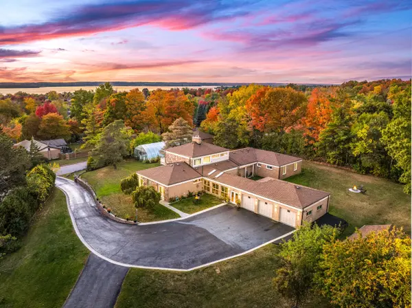 39 Highfield CRES, Georgina, ON L4P 0M2