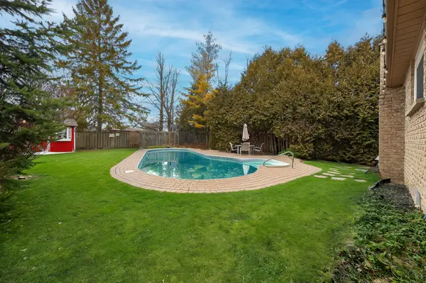 26 Stonehill BLVD, East Gwillimbury, ON L9N 1E3