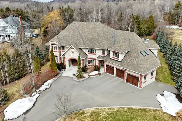 206 Churchill AVE, King, ON L7B 0G9