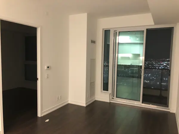 5 Buttermill AVE #5812, Vaughan, ON L4K 0J5