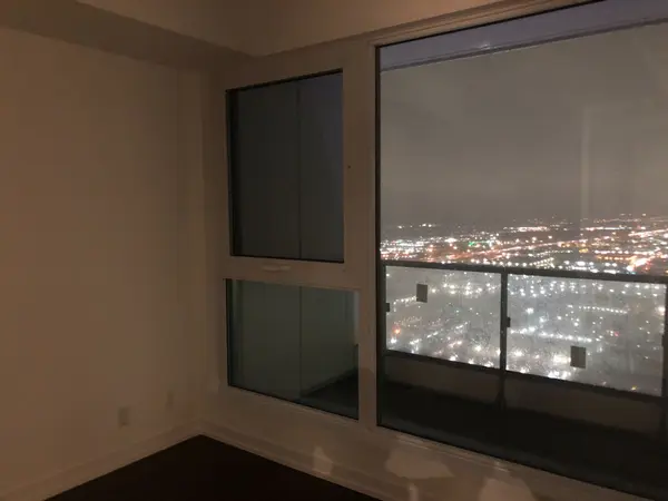 5 Buttermill AVE #5812, Vaughan, ON L4K 0J5