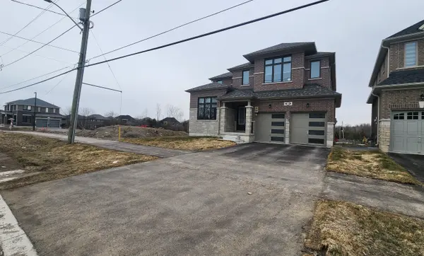 58 Catering RD #Main, Georgina, ON L0E 1R0