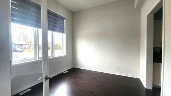 58 Catering RD #Main, Georgina, ON L0E 1R0