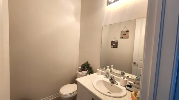 58 Catering RD #Main, Georgina, ON L0E 1R0