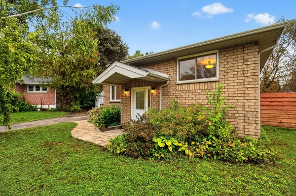 29 Oakley Park SQ, Barrie, ON L4M 2K2