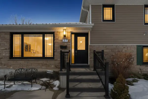 37 Ferndale CRES, Brampton, ON L6W 1G1