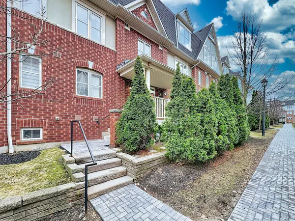 750 Neighbourhood CIR #5, Mississauga, ON L5B 0B7