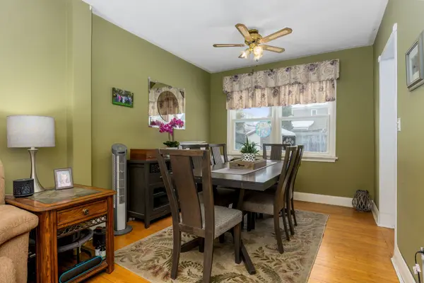 9 Crestview AVE, Brampton, ON L6W 2R7