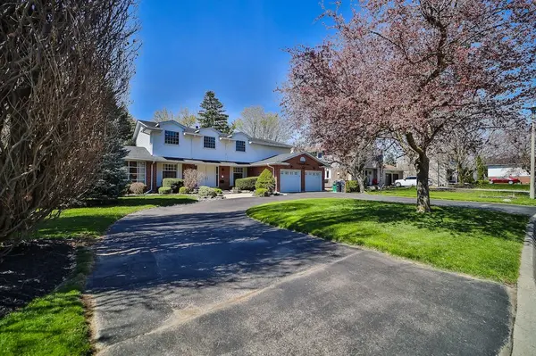 17 Ridgehill DR, Brampton, ON L6Y 2C3