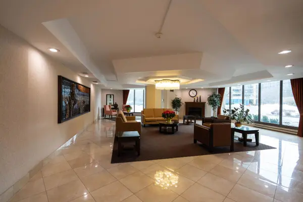 2010 Islington AVE #1806, Toronto W09, ON M9P 3S8