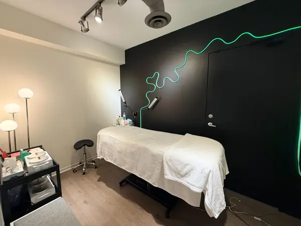 408 Churchill AVE #A, Carlingwood - Westboro And Area, ON K1Z 5C6