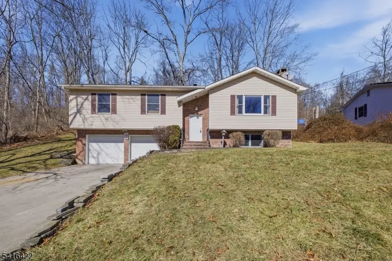 7 Summer Ln, Knowlton Twp., NJ 07832