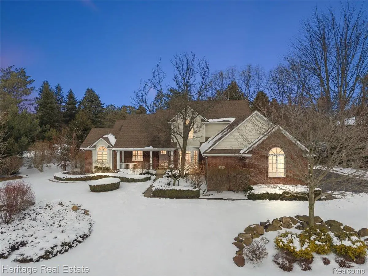 174 Howland Pines DR, Brandon Charter Township, MI 48371