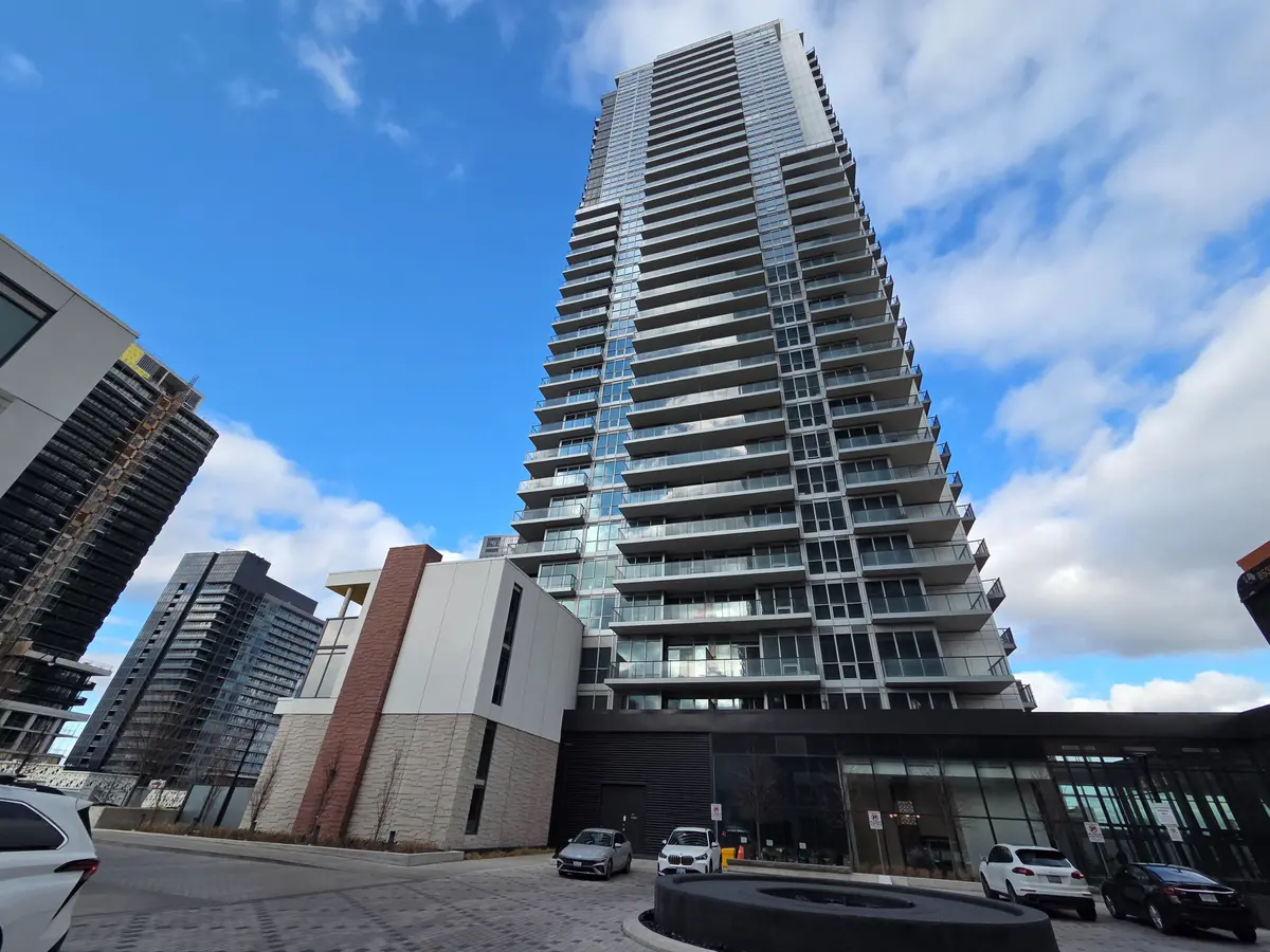 95 Mcmahon DR #707, Toronto C15, ON M2K 0H1