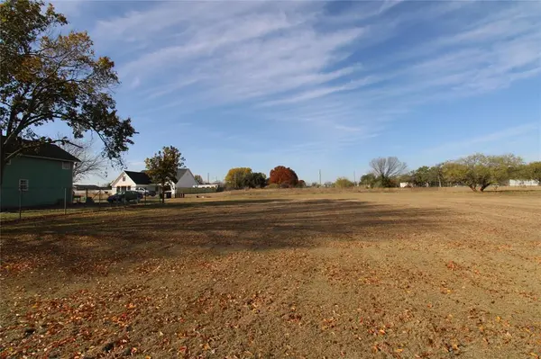 9221 Sunrise Drive, Fort Worth, TX 76134