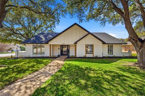 5068 Lake View Circle, North Richland Hills, TX 76180