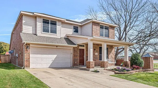 804 Ridge Point Drive, Grand Prairie, TX 75052