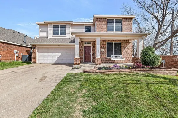 804 Ridge Point Drive, Grand Prairie, TX 75052