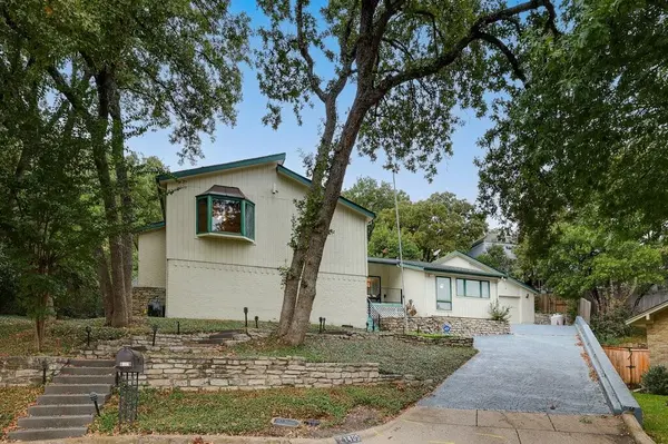 1405 Blackhill Court, Arlington, TX 76012