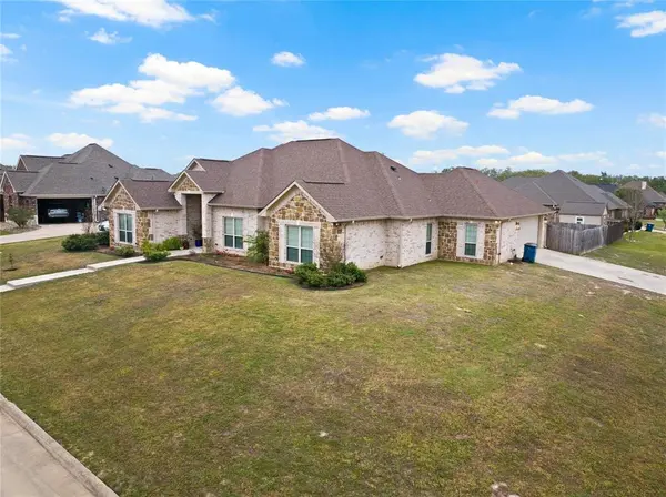 1000 Stone Bridge, Mount Pleasant, TX 75455