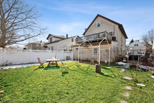 77 Maple Ave, Wallington Boro, NJ 07057