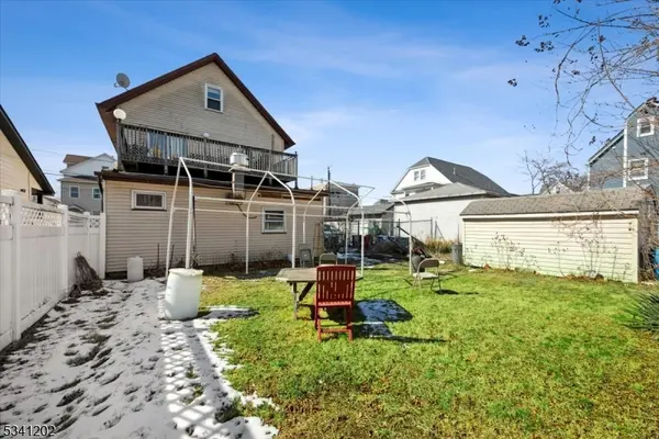 77 Maple Ave, Wallington Boro, NJ 07057