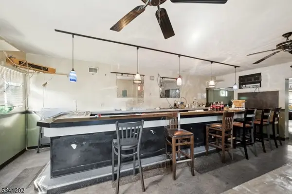 77 Maple Ave, Wallington Boro, NJ 07057