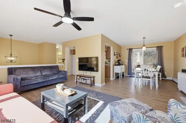 7 Summer Ln, Knowlton Twp., NJ 07832